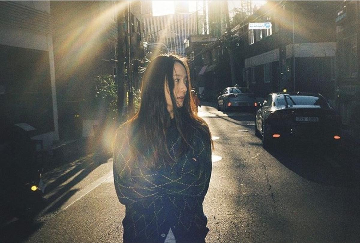 Krystal 'lộ diện' trên Instagram sau khi Sulli qua đời, Knet phản ứng thế nào? Ảnh 3