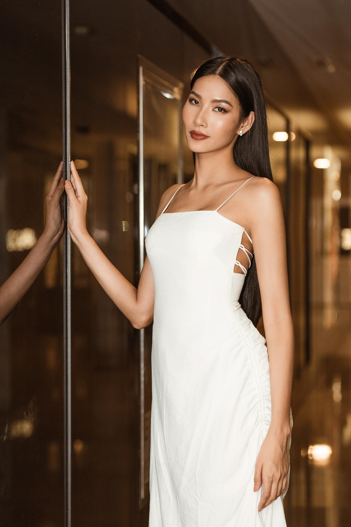 Hoa hậu Puerto Rico công bố trang phục dân tộc 'Hoa dâm bụt' đối chọi với Hoàng Thùy tại Miss Universe 2019 Ảnh 12