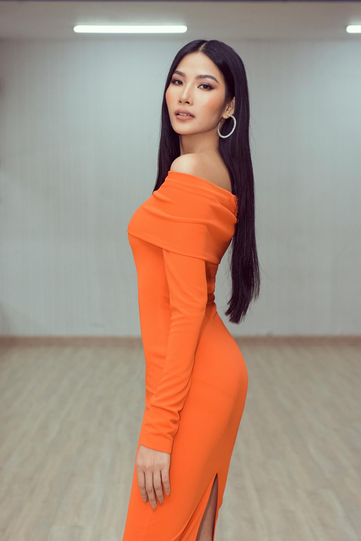 Tự tin về ngoại ngữ, liệu Hoàng Thùy có vào Top 5 Miss Universe 2019 để trổ tài ứng xử? Ảnh 1