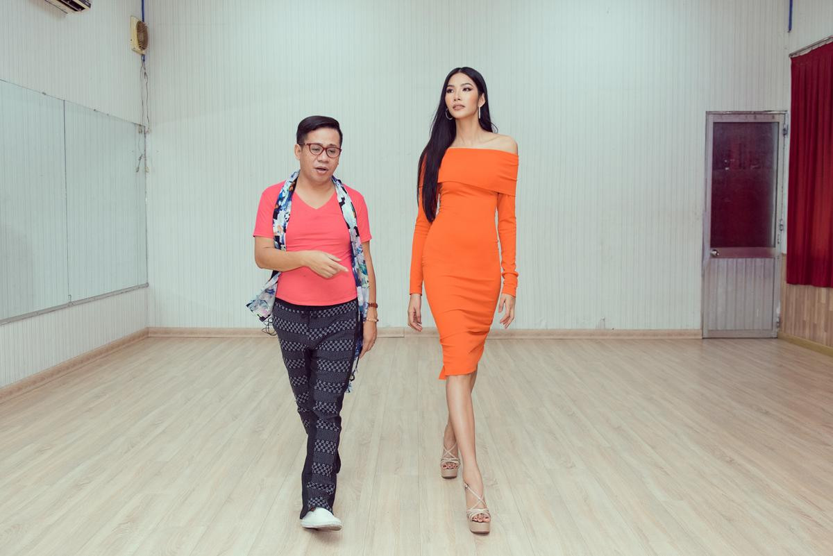 Thầy dạy catwalk của H'Hen Niê 3 lần liên tiếp khẳng định Hoàng Thùy sẽ đăng quang Miss Universe 2019 Ảnh 3