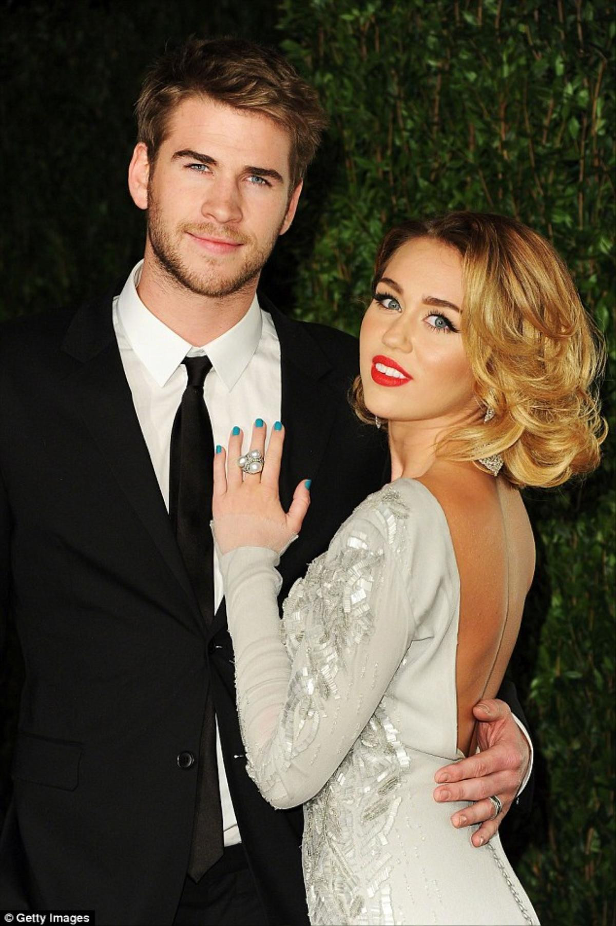 Thời tới cản không kịp chính là Miley hậu ly hôn Liam: 2 người yêu mới và 1 sản phẩm vừa nhá hàng Ảnh 1