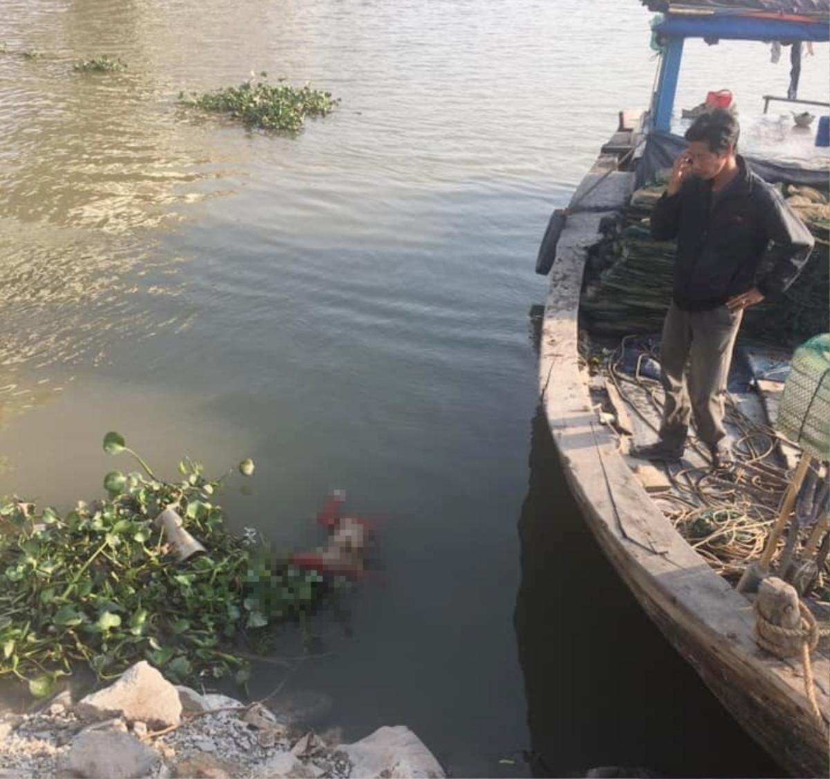 Bàng hoàng phát hiện thi thể cháu bé nghi là nạn nhân trong vụ mẹ ôm con nhỏ nhảy cầu tự tử ở Hải Phòng Ảnh 1