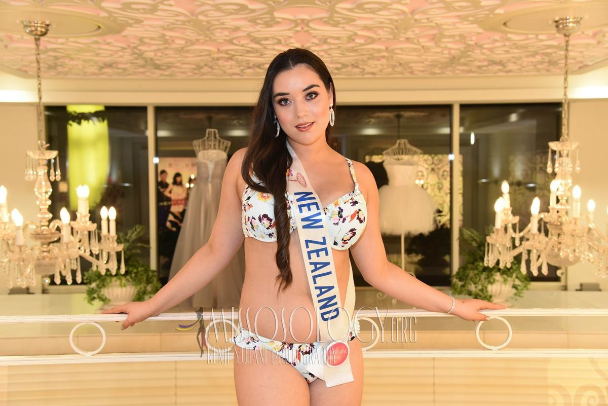 Cùng khoe hình thể: Loạt thí sinh Miss International 2019 mất điểm trầm trọng, Tường San tỏa sáng đáng kỳ vọng Ảnh 5