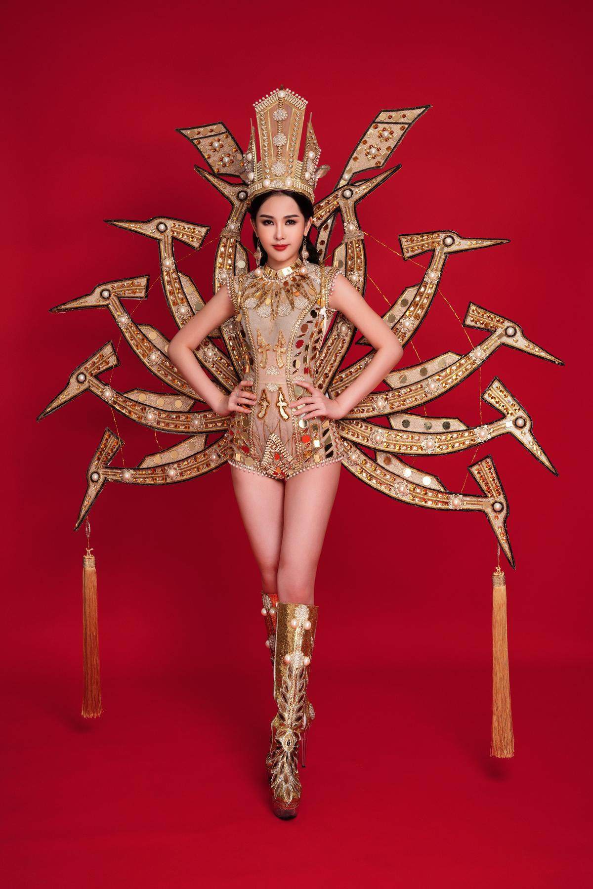 NTK quốc phục cho Hương Giang bức xúc tố một hoa hậu hủy đặt hàng National Costume, thiếu chuyên nghiệp Ảnh 6