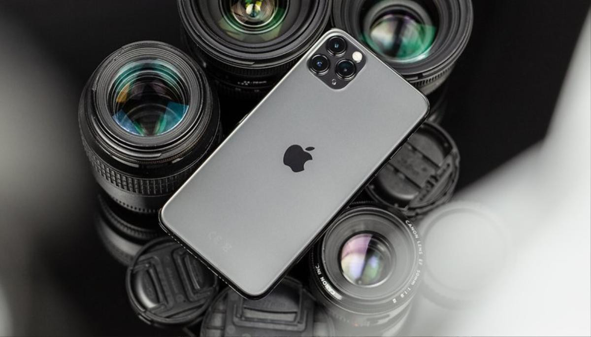 iPhone 11 Pro Max khoá mạng về Việt Nam với giá bằng một nửa iPhone chính hãng Ảnh 1