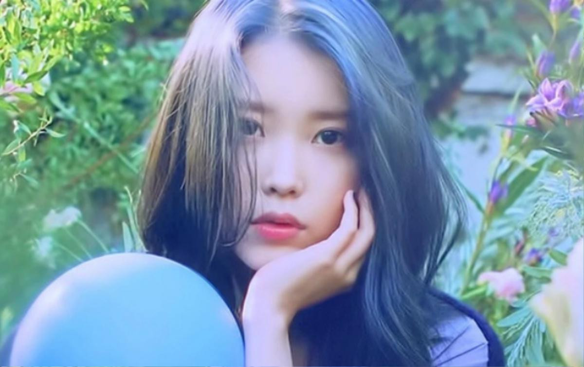 IU tung MV teaser ca khúc mới nhưng fan lại liên tục gọi tên siêu hit 'You&I' Ảnh 3