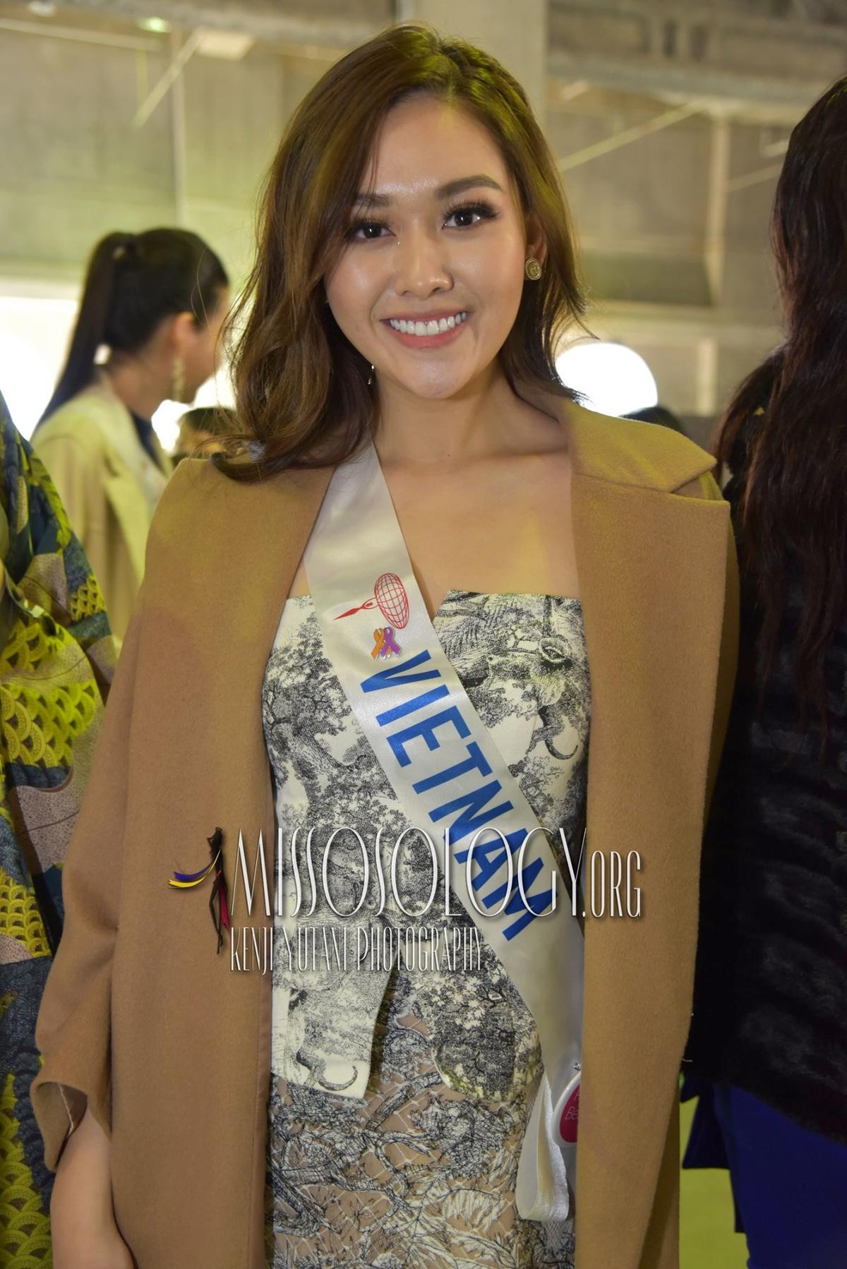 Tường San gặp sự cố gãy mấn áo dài trang phục dân tộc ngay trước chung kết Miss International 2019 Ảnh 1