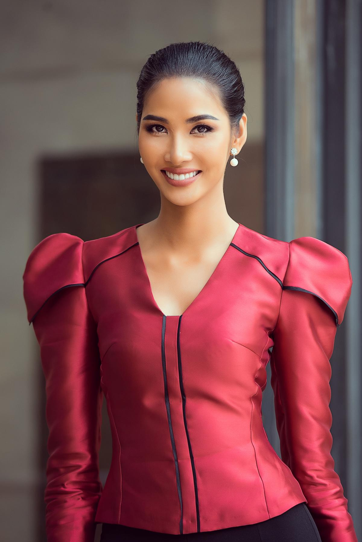 Miss Universe 2019 công bố lịch 'chóng vánh', Hoàng Thùy xin lỗi vì lỡ hẹn với fan Philippines Ảnh 2