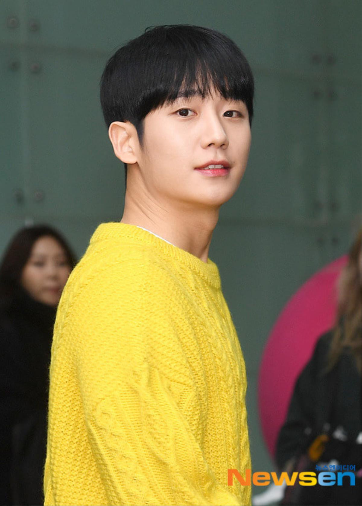 Jung Hae In - Lee Jin Hyuk (Produce X 101) và Hoa hậu Lee Honey bừng sáng tại trụ sở SBS Ảnh 6