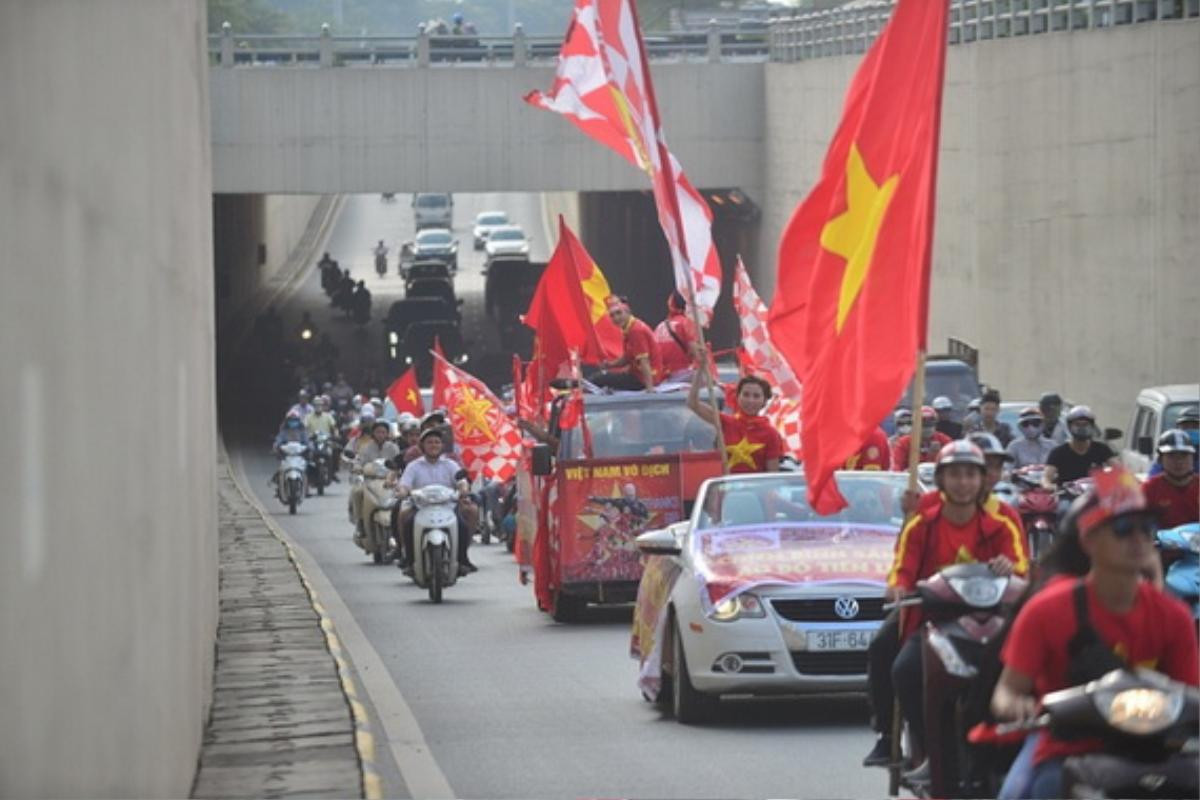 Hà Nội cấm nhiều tuyến đường phục vụ trận đấu giữa đội tuyển Việt Nam và UAE Ảnh 1