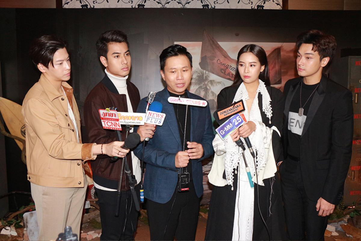 Beam Papangkorn, March Chutavuth, Pat Chayanit xuất hiện tại họp báo The Stranded - Phim Netflix Original đầu tiên của Thái Lan Ảnh 6