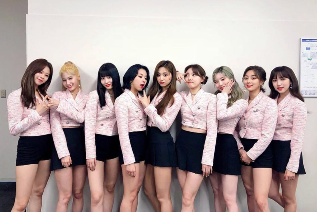 Twice tiếp tục trở thành KPop group duy nhất xuất hiện trong chương trình cuối năm nổi tiếng của Nhật Ảnh 2