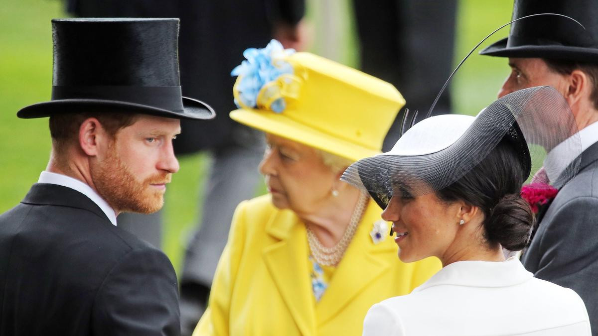 Sau khi kết hôn với Meghan, đây là lần thứ 2 trong năm Hoàng tử Harry không nghỉ lễ cùng gia đình Hoàng gia Ảnh 1