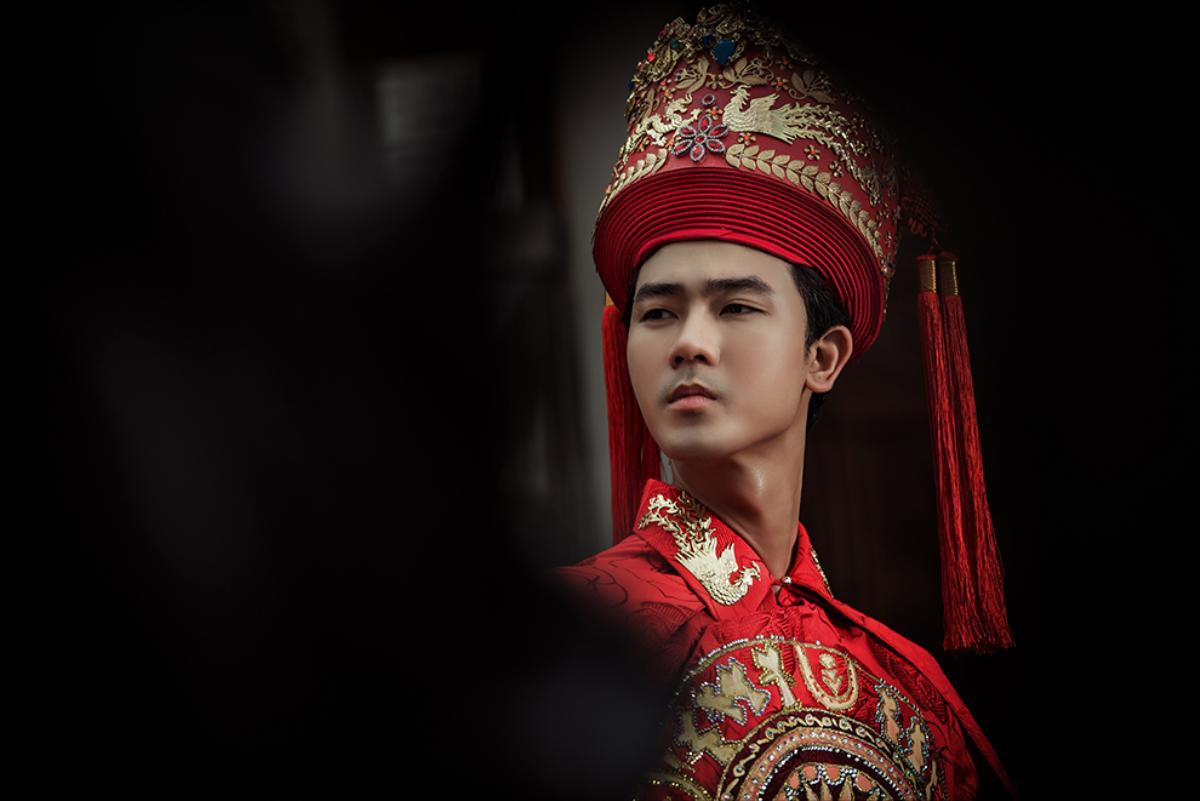 Trang phục dân tộc đại diện Việt tại Mister Universe Tourism 2019 khác hoàn toàn đàn anh đi trước Ảnh 8