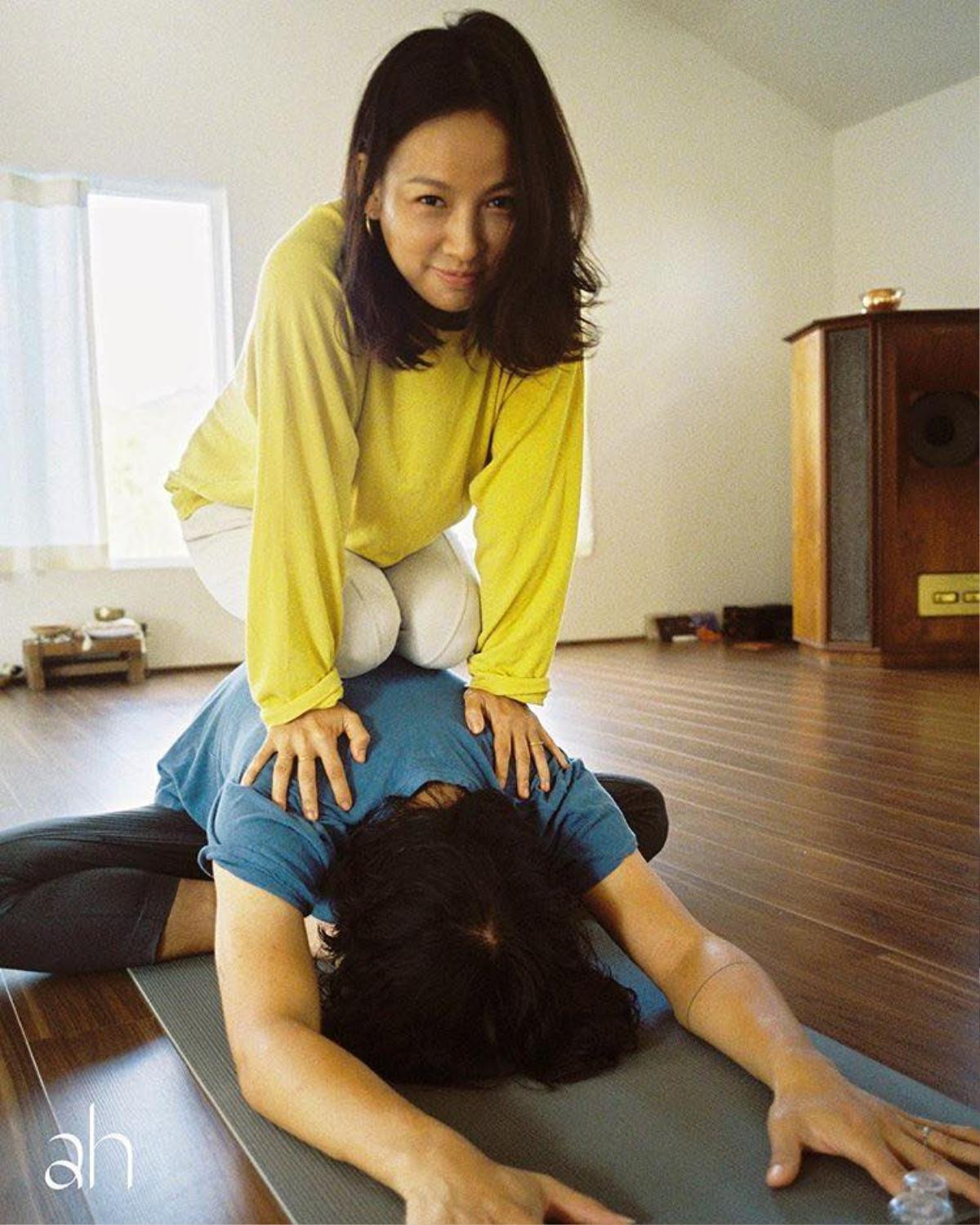 Lee Hyori bình yên tập yoga bên chồng, ai nhìn cũng thốt lên 'hạnh phúc chỉ đơn giản đến thế' Ảnh 7