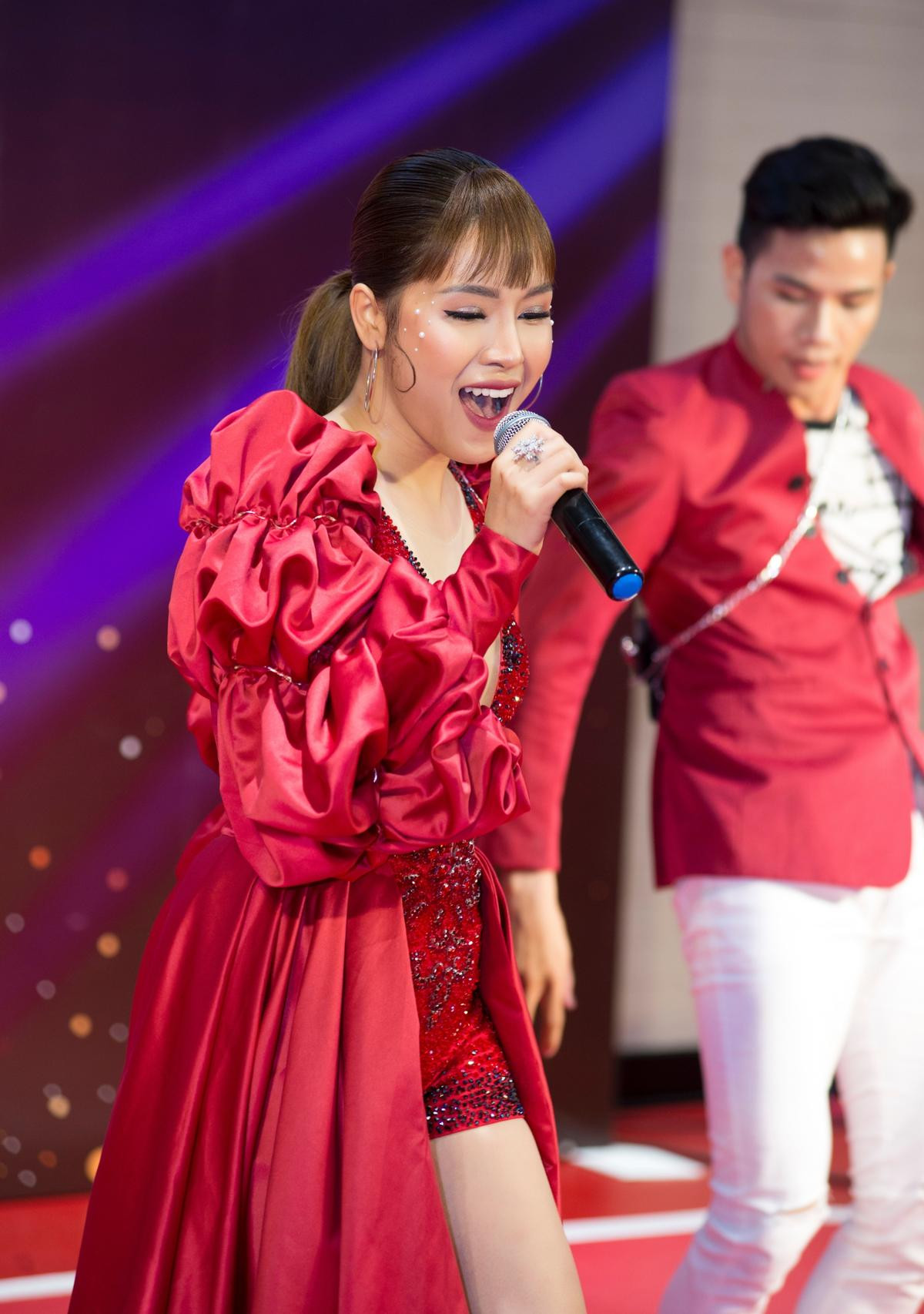 Á quân The Voice 2019 - Bích Tuyết xinh đẹp 'hút hồn' khiến khán giả không thể rời mắt Ảnh 7