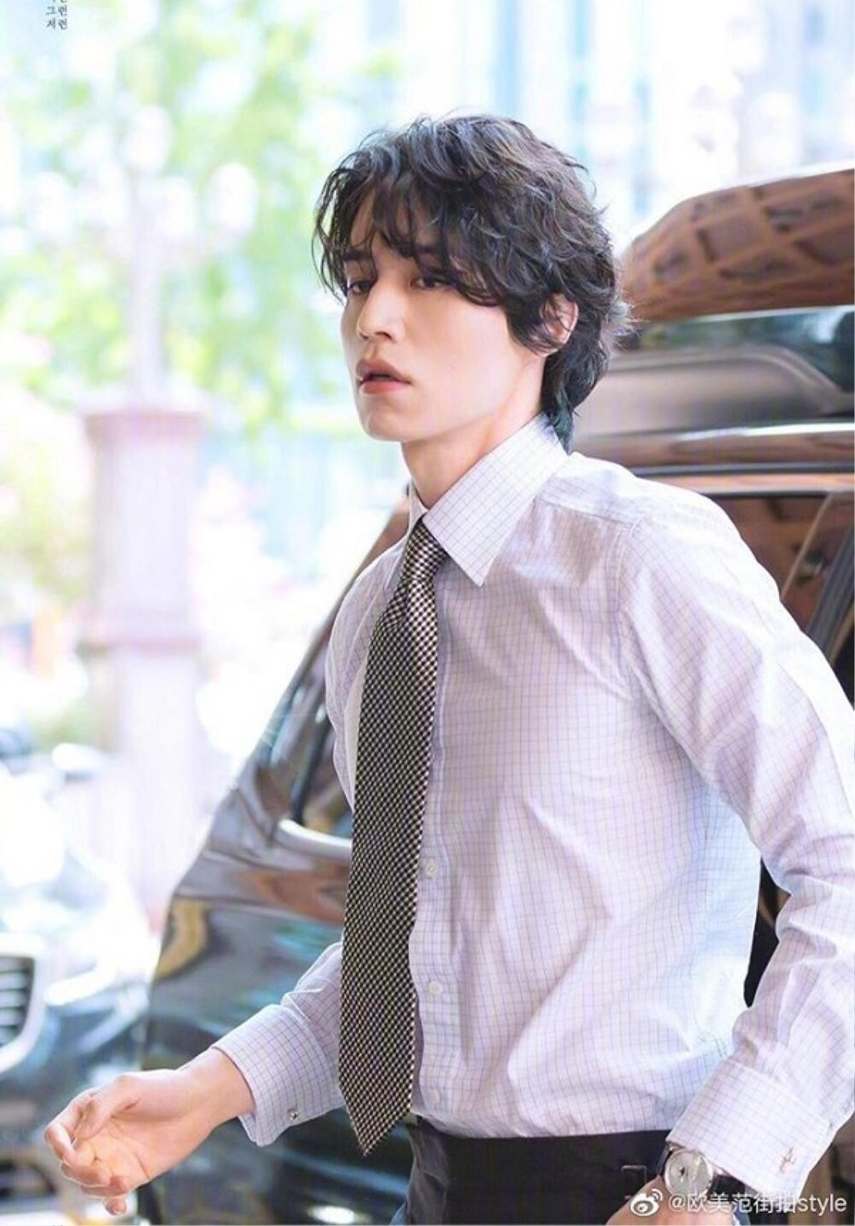 'Thần chết' Lee Dong Wook đẹp như nam thần công sở hớp hồn triệu fans Ảnh 3