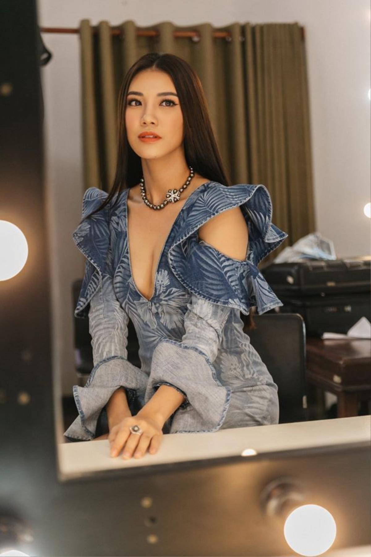 Thúy Vân - Khánh Vân - Hoàng Phương - Kim Duyên đọ thần thái: Ai xứng đáng là Miss Universe Vietnam 2019? Ảnh 15