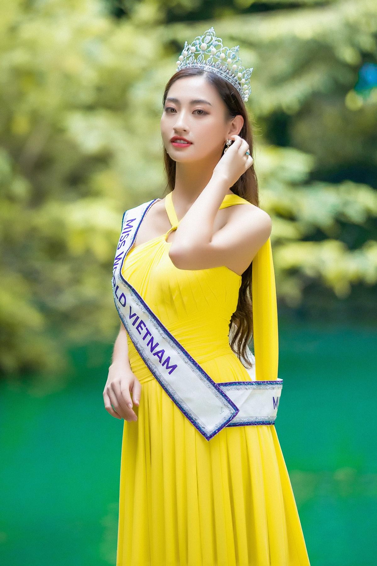 Lương Thùy Linh khoe nhan sắc 'vạn người mê', hứa hẹn chiếm ngôi 'Hoa hậu Thời trang' Miss World 2019 Ảnh 8