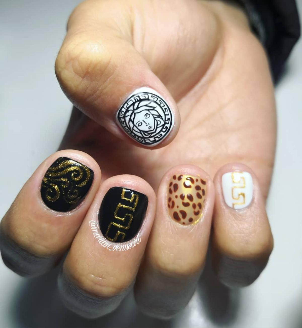 Chất phát ngất trend vẽ nail lấy cảm hứng từ logo các nhà mốt xa xỉ Gucci, Chanel, LV Ảnh 10