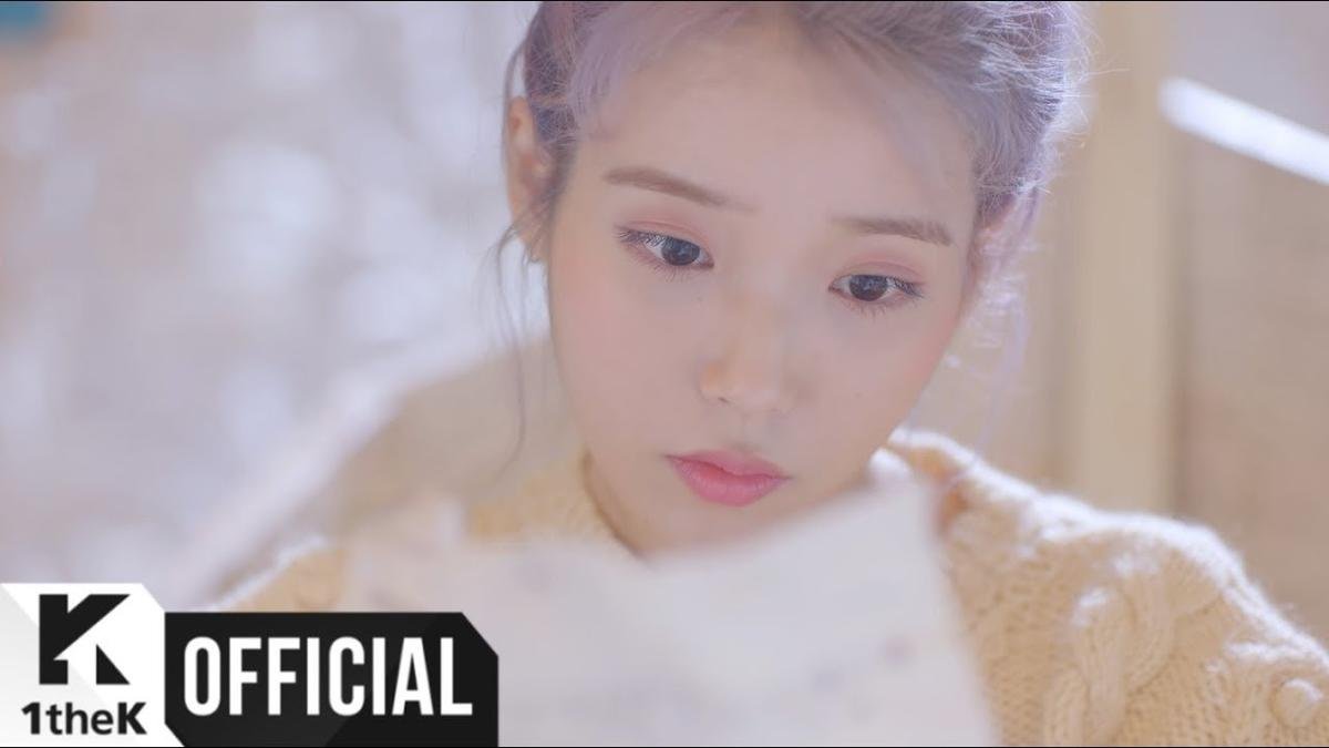 IU kể tiếp câu chuyện dang dở từ hit 'You & I' trong MV đầy cảm xúc 'Above The Time' Ảnh 1