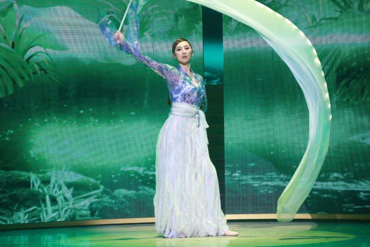 Lễ mừng 52 năm khánh đài TVB năm 2019: Uông Minh Thuyên chủ trì, Grace Wong gây bão vì màn nhảy gợi cảm Ảnh 19