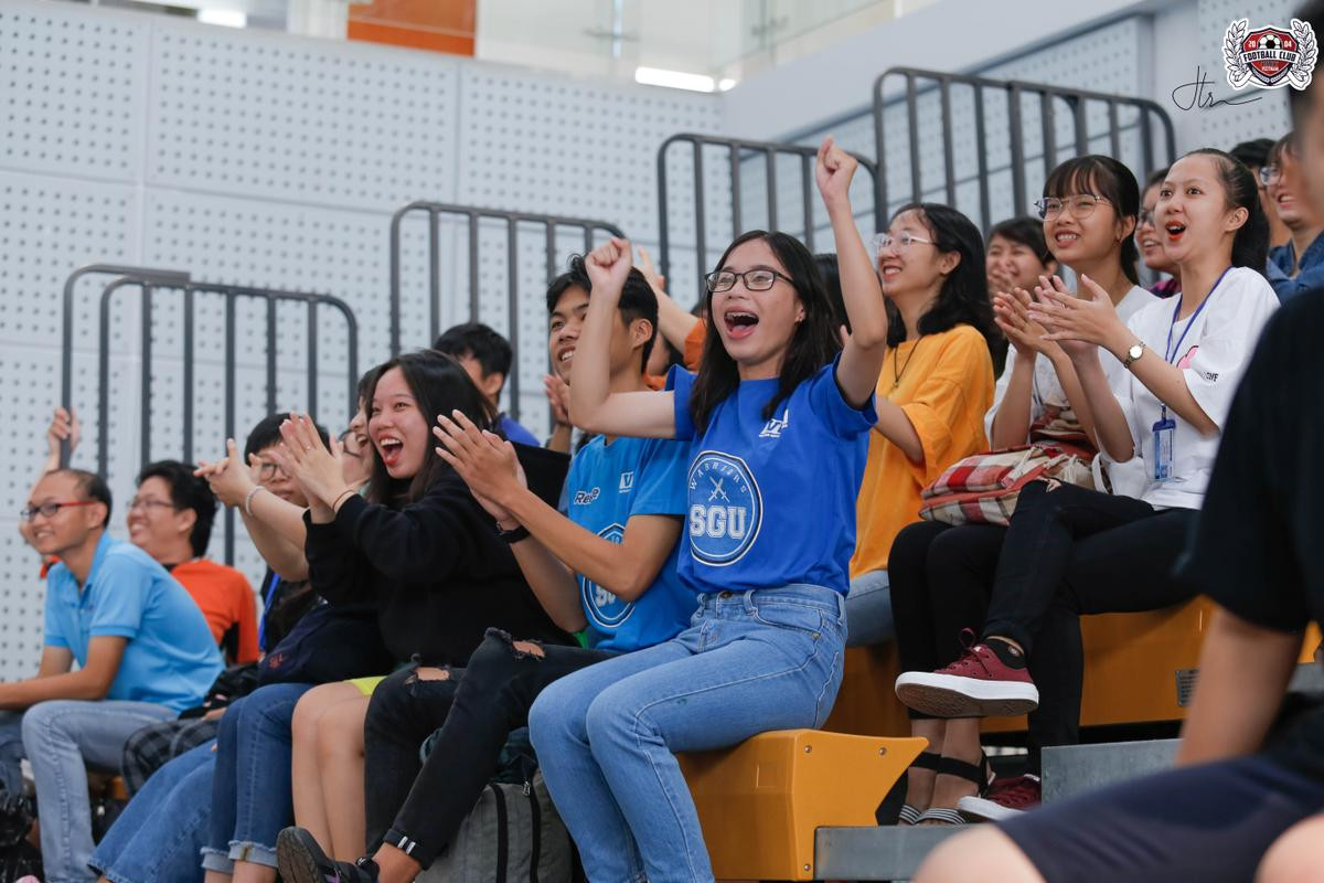 Khán đài ĐH RMIT bùng nổ với trận chung kết giải bóng đá Retro Cup 2019 Ảnh 12