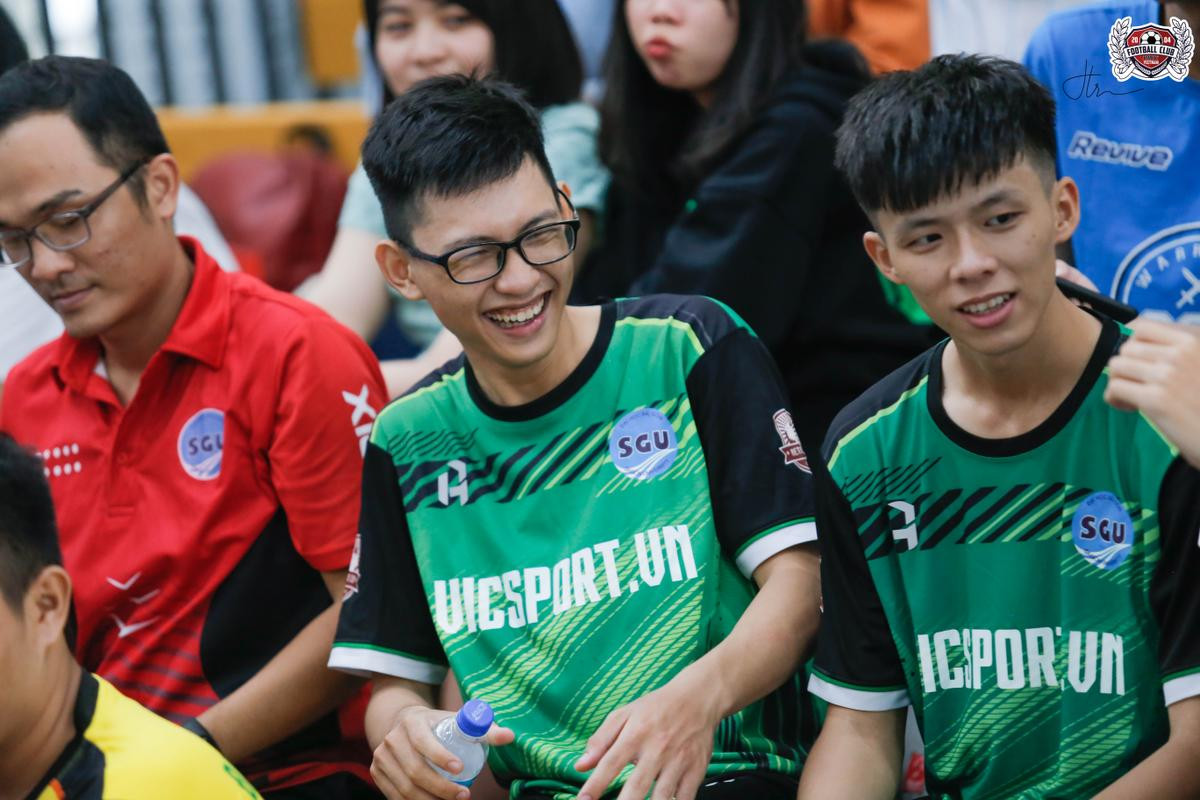 Khán đài ĐH RMIT bùng nổ với trận chung kết giải bóng đá Retro Cup 2019 Ảnh 15