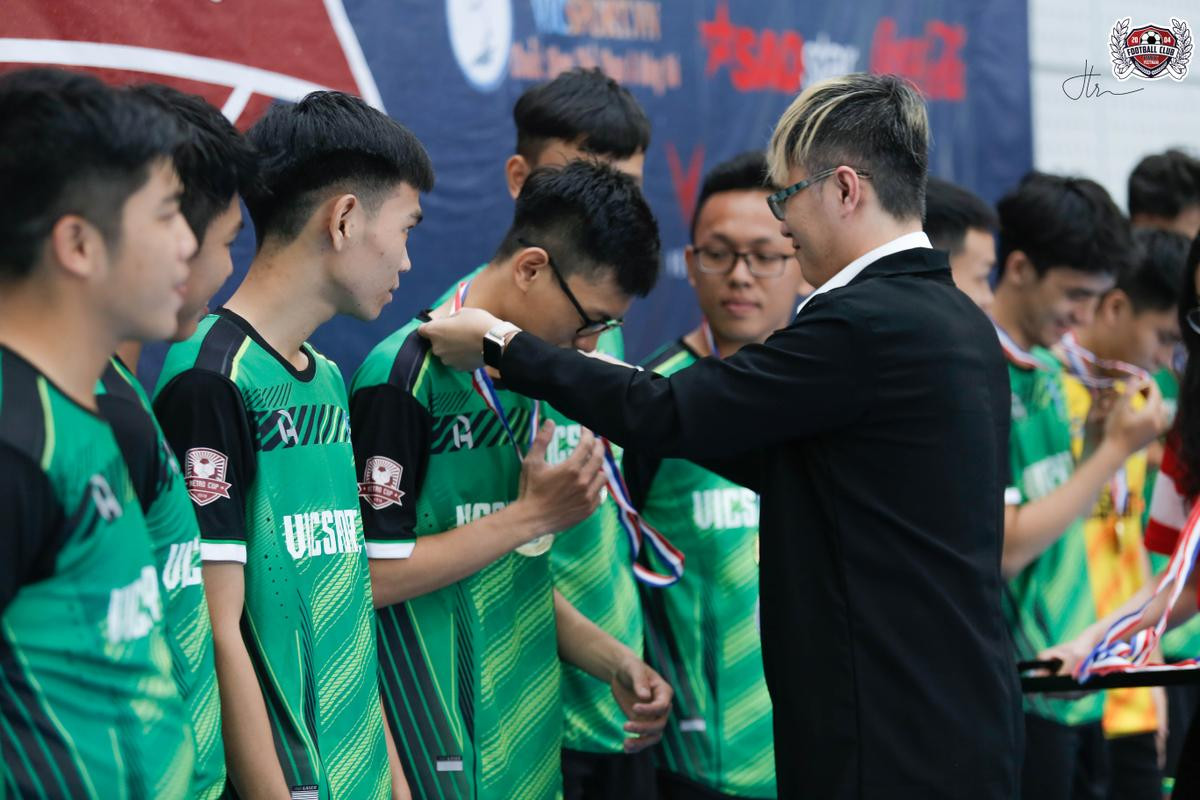 Khán đài ĐH RMIT bùng nổ với trận chung kết giải bóng đá Retro Cup 2019 Ảnh 20