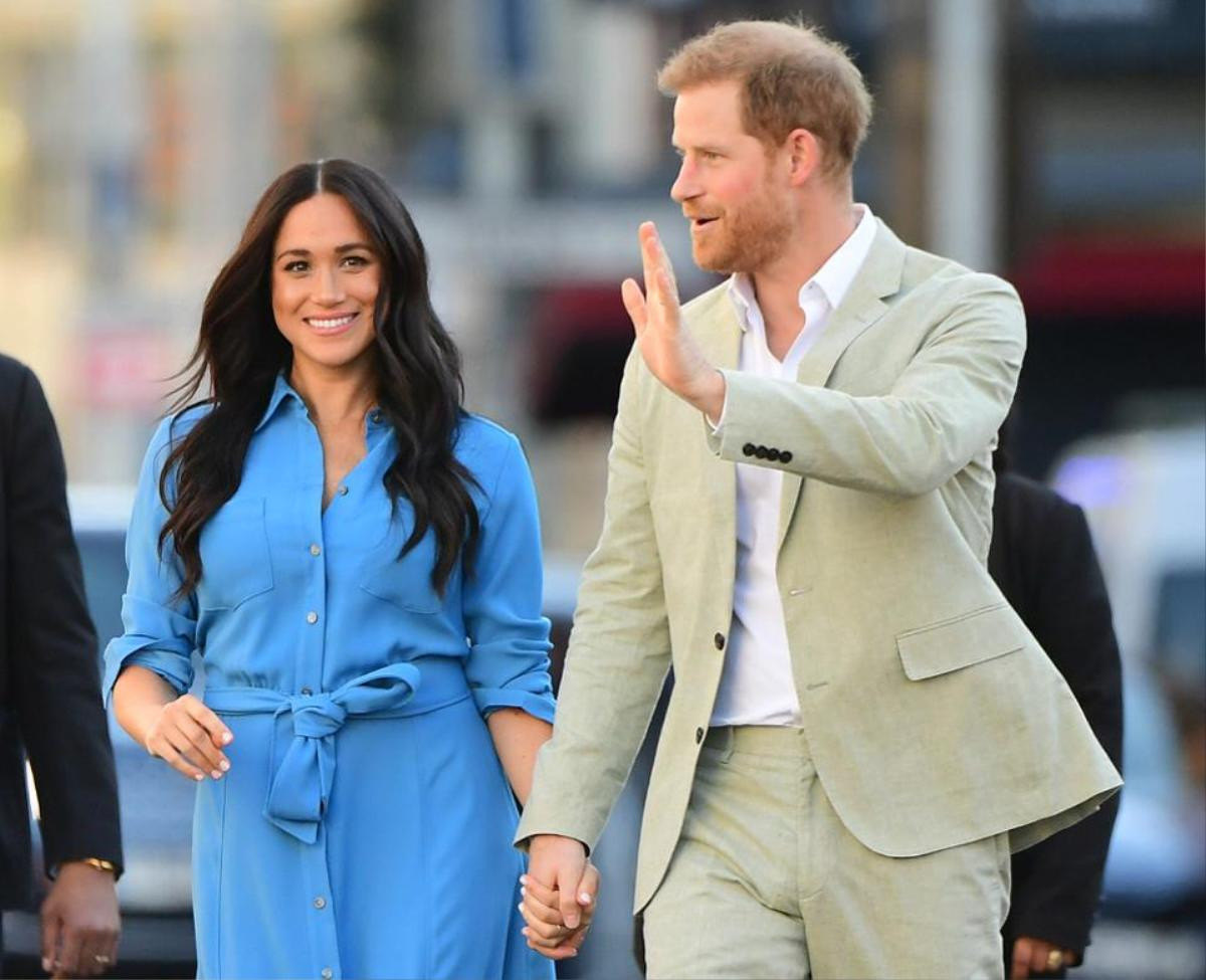 Harry, Meghan và Hoàng tử Andrew lại 'gây rắc rối cho gia đình hoàng gia' Ảnh 1