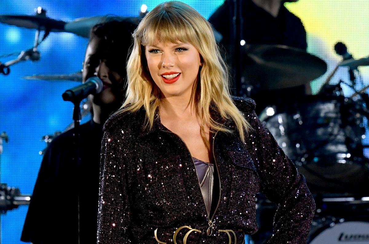 Taylor Swift trở thành nữ nghệ sĩ đầu tiên nhận được danh hiệu Nữ nghệ sĩ của thập kỉ của Billboard Ảnh 4