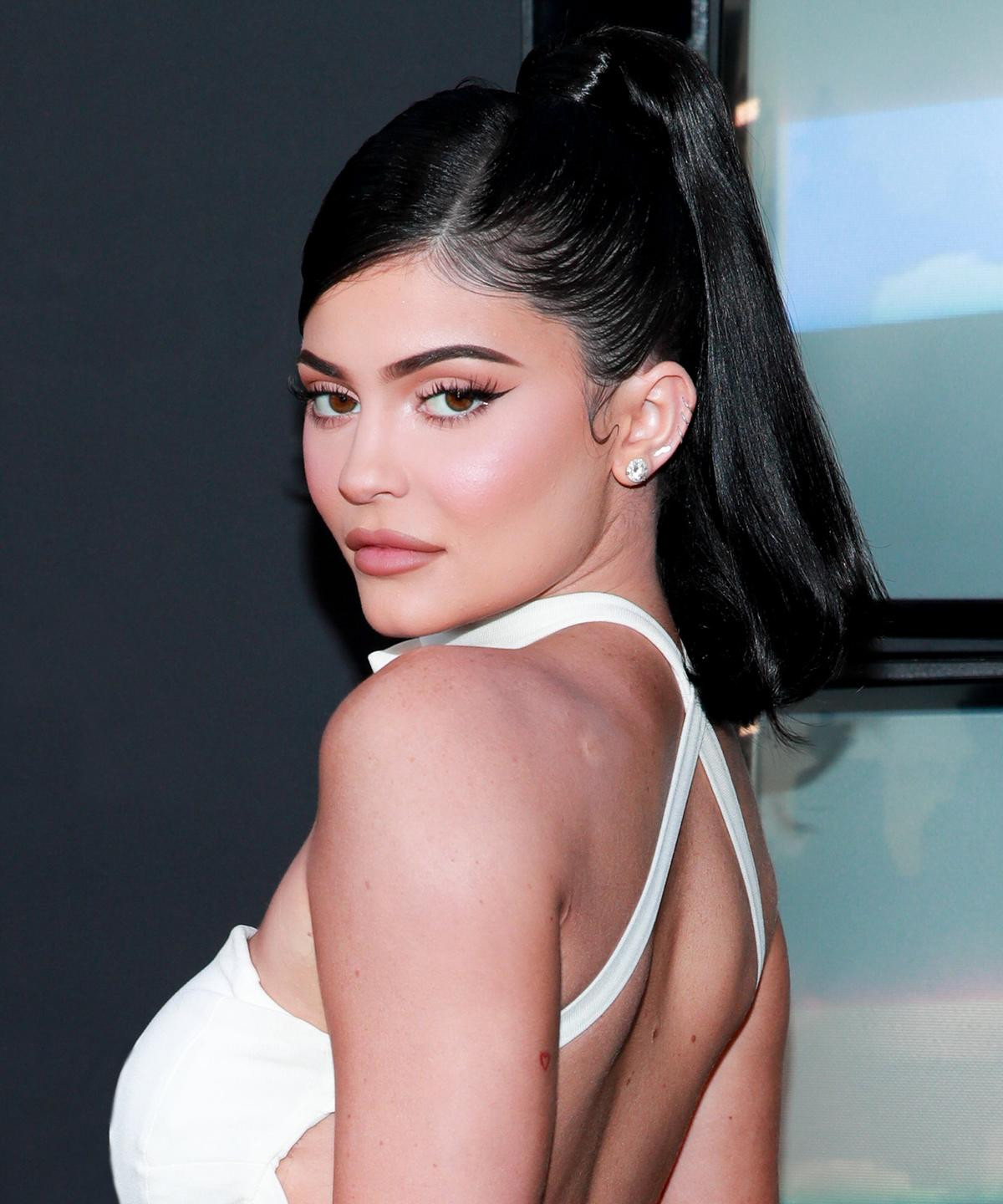 Kylie Jenner là tỷ phú trẻ nhất thế giới do Forbes bình chọn và đột nhiên quyết định bán công ty? Ảnh 3