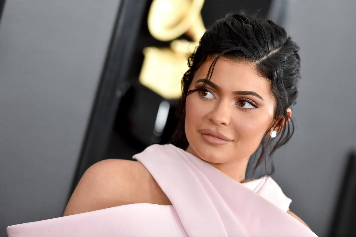 Kylie Jenner là tỷ phú trẻ nhất thế giới do Forbes bình chọn và đột nhiên quyết định bán công ty? Ảnh 2