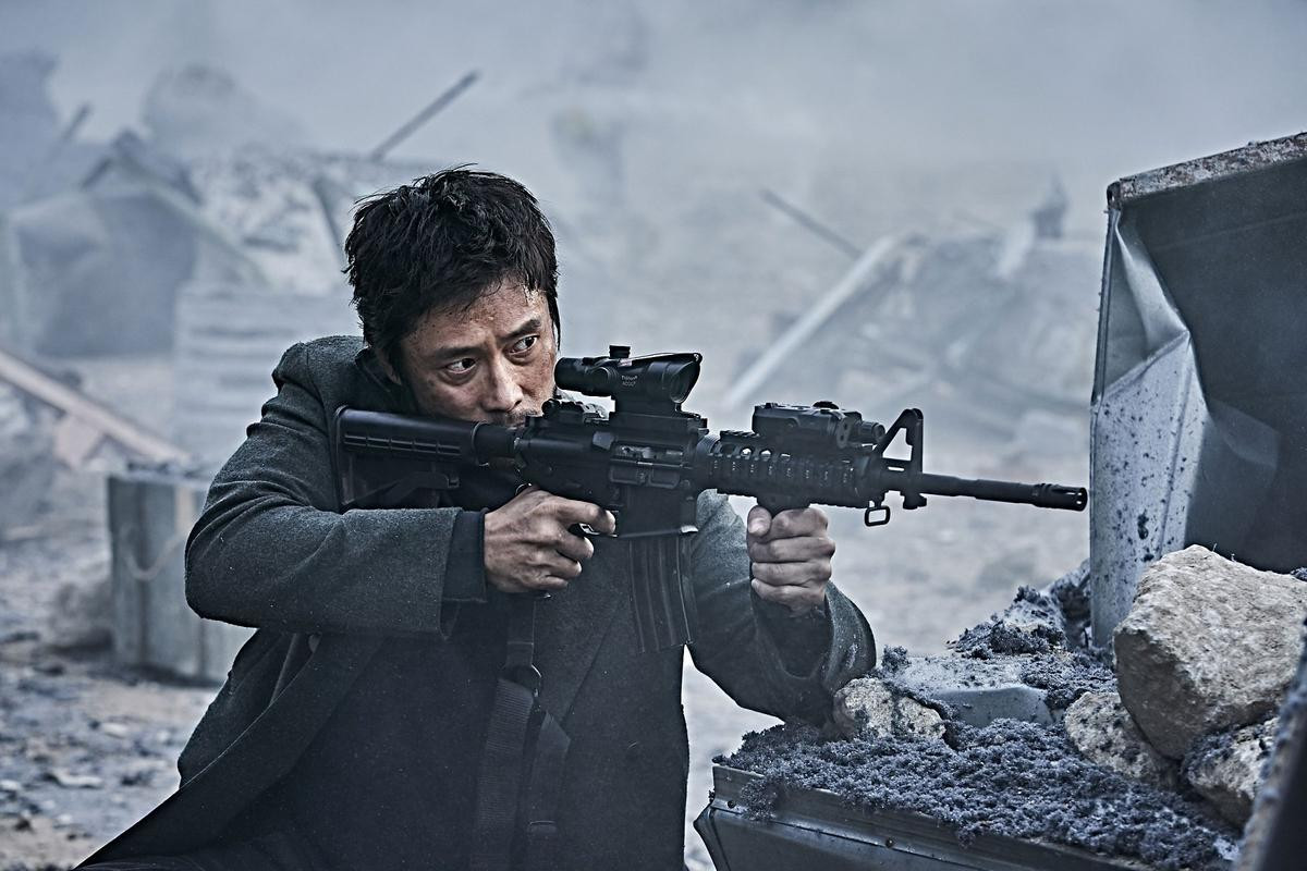 Hé lộ vai diễn của Lee Byung Hun, Ha Jung Woo, Suzy, Ma Dong Seok trong 'Ashfall' Ảnh 2