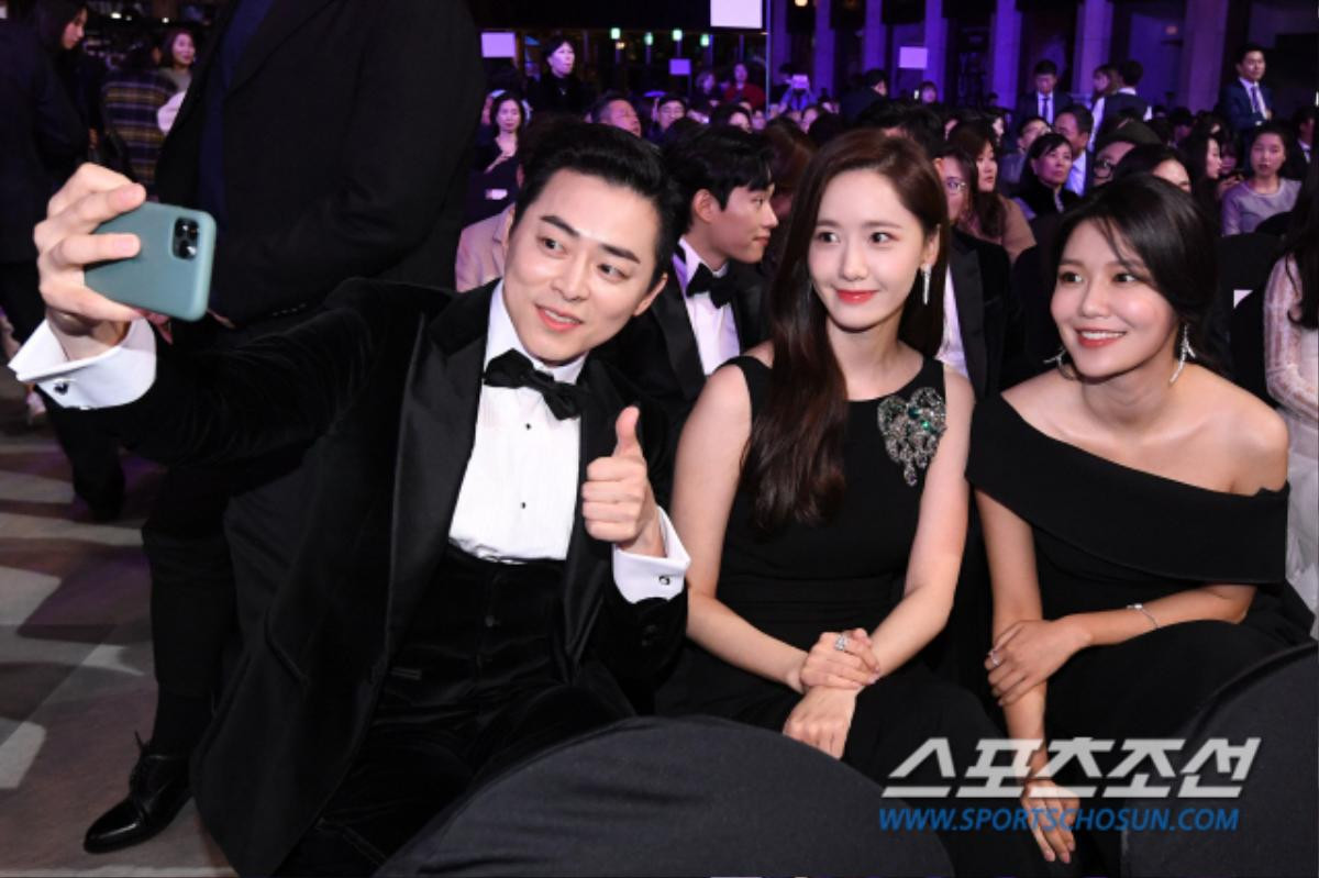 'Rồng Xanh 2019': Soo Young - Yoona (SNSD) đoàn tụ, rạng rỡ selfie cùng Jo Jung Suk Ảnh 6