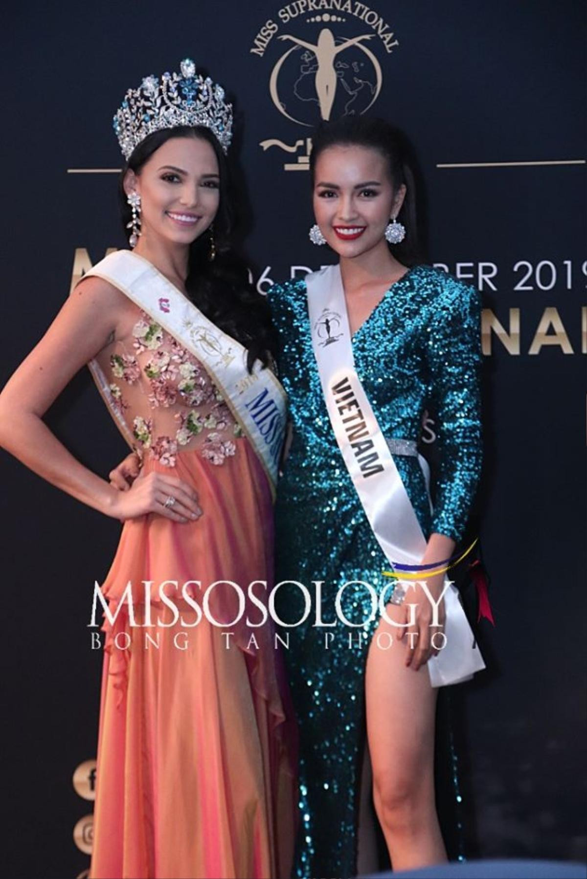 Ngọc Châu ghi điểm với phong cách thời thượng, giao tiếp tiếng Anh đầy tự tin tại Miss Supranational 2019 Ảnh 6