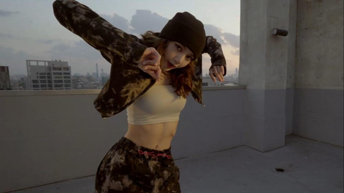 Xem ngay clip dance performance mới toanh từ Lisa (BlackPink): Có cần đẹp đến nao lòng vậy không? Ảnh 5