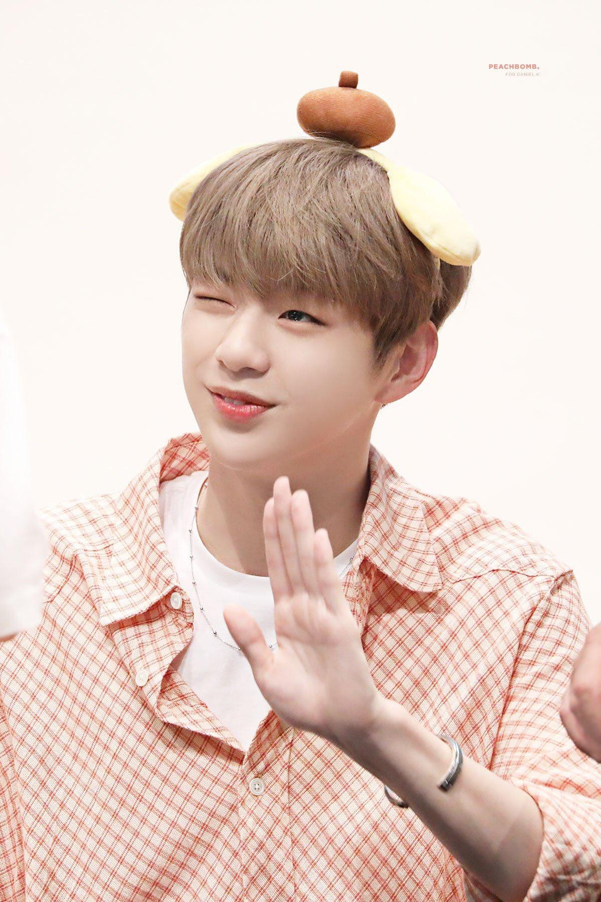 Không còn vướng tranh chấp hay luật cấm, Kang Daniel chính thức được quảng bá trên show cuối tuần cho 'Touchin' Ảnh 1