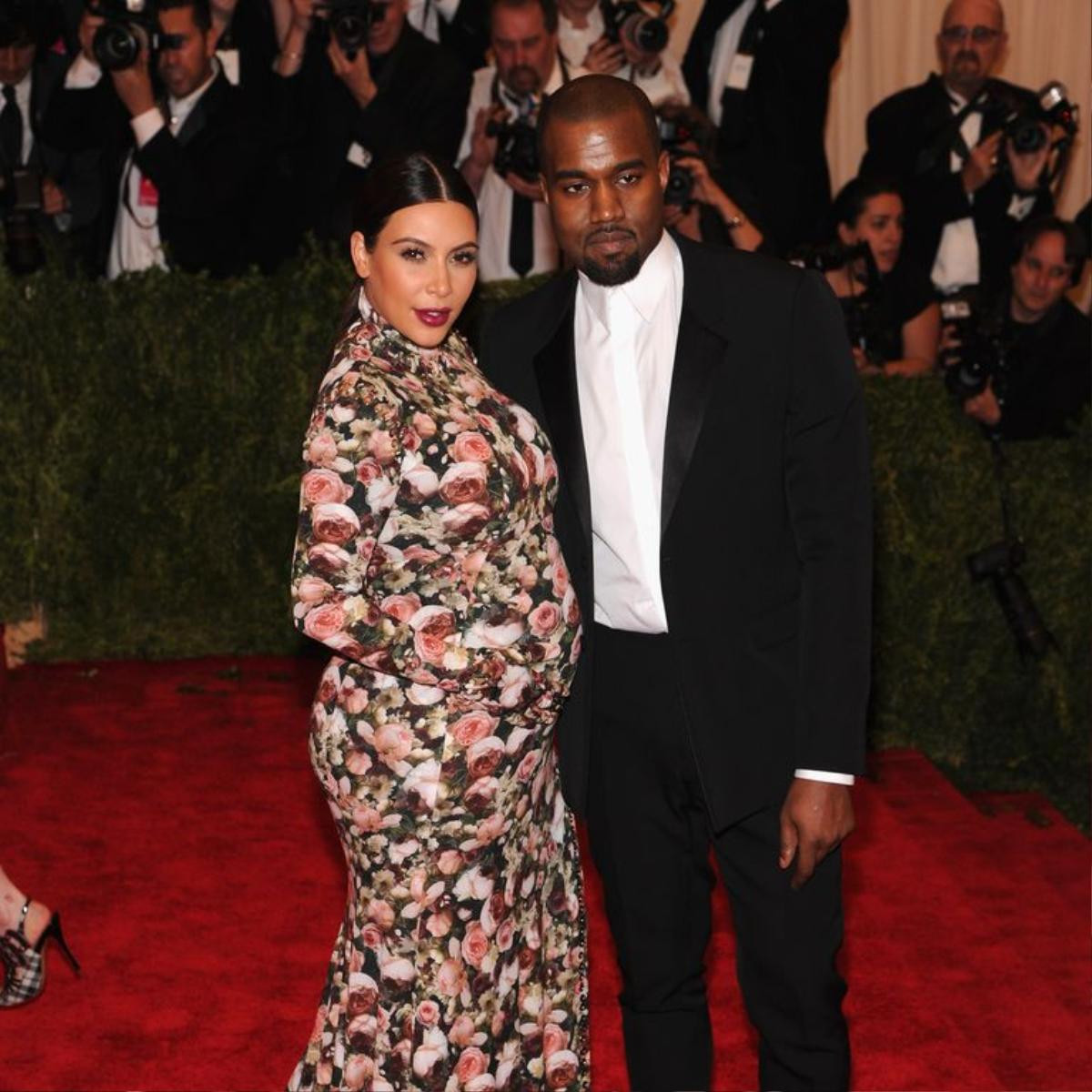 ‘Cứng’ như Kim Kardashian cũng có lúc khóc hết nước mắt khi tham dự Met Gala 2013 Ảnh 3