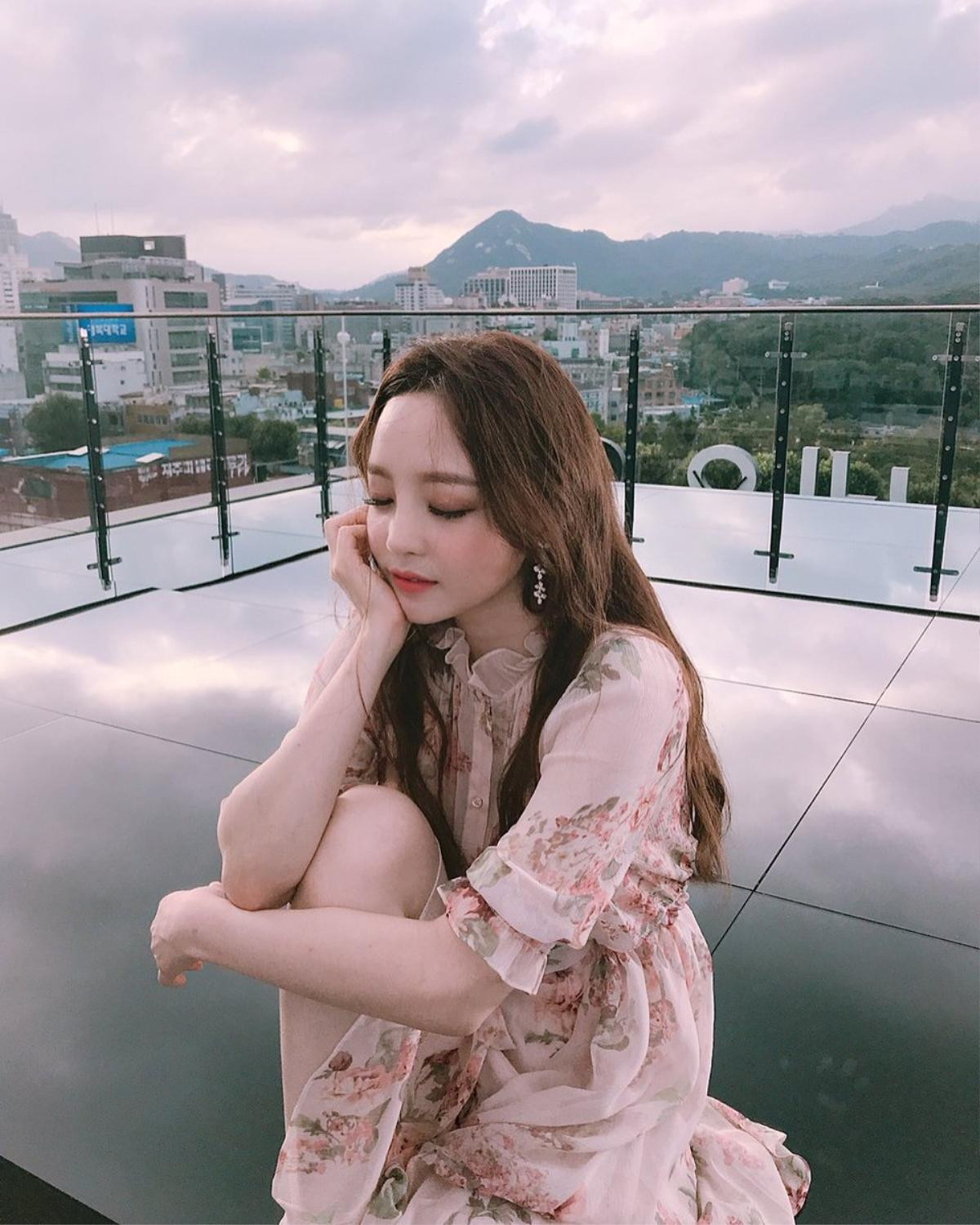 Goo Hara tự tử, loạt nghệ sĩ đau buồn quyết định 'đóng băng' lịch trình hoạt động Ảnh 1