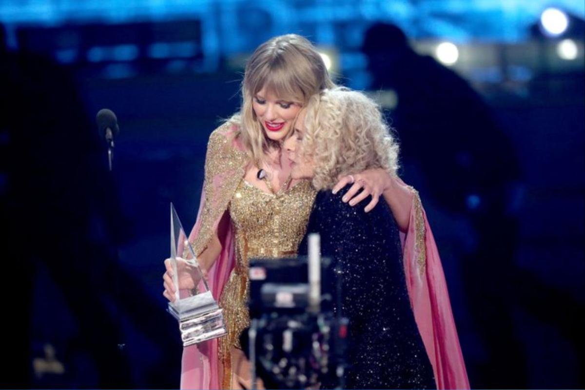 AMAs 2019: 6 cúp về tay 'nữ hoàng' Taylor Swift, BTS toàn thắng cả 3 đề cử Ảnh 1