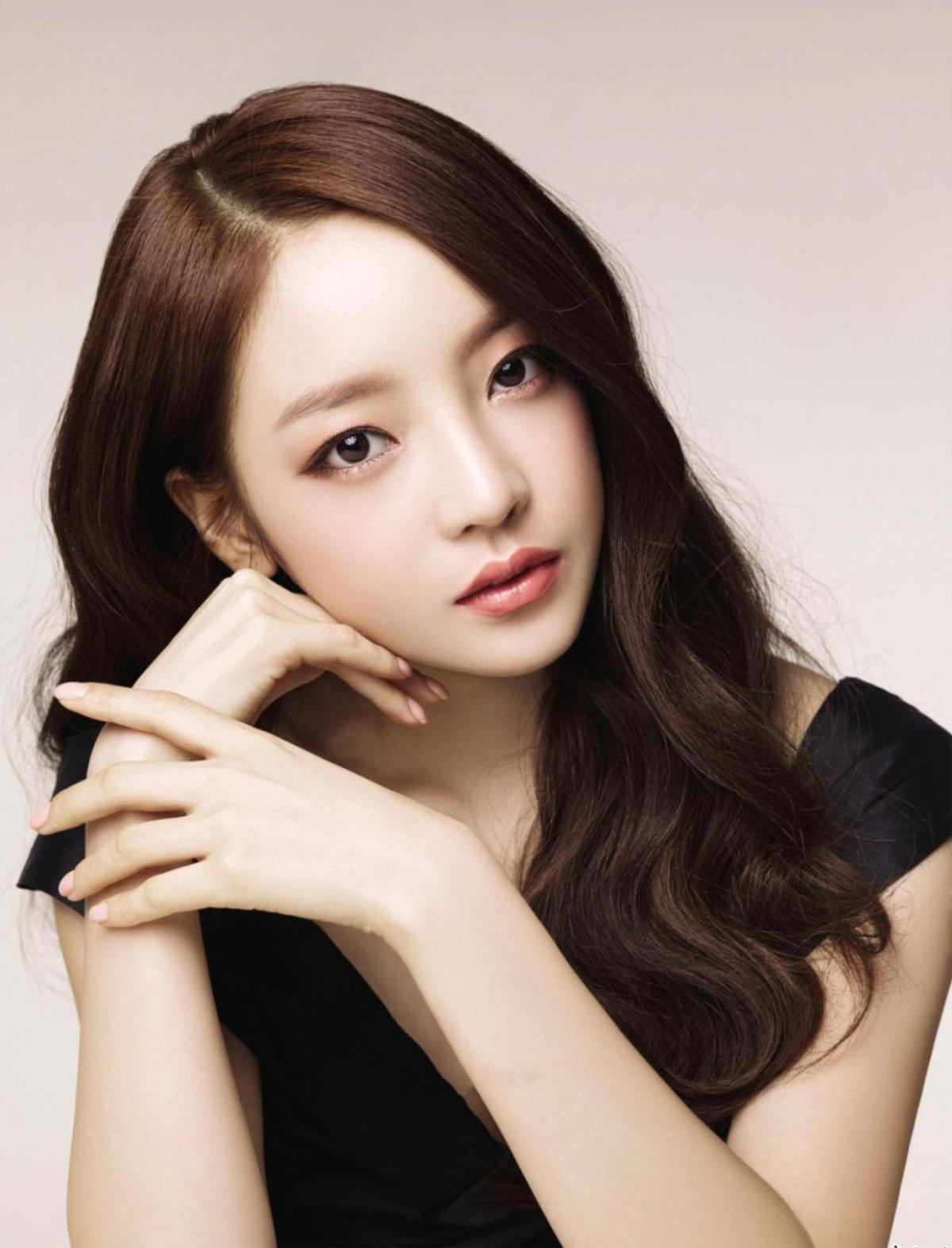 Mặt mộc đẹp không tì vết của 'búp bê xứ Hàn' Goo Hara trước khi qua đời ở tuổi 28 Ảnh 1