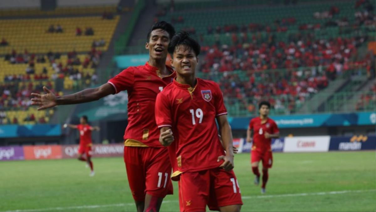 U22 Myanmar hoà Malaysia trong ngày cầu thủ 2 đội 'hỗn chiến' Ảnh 1