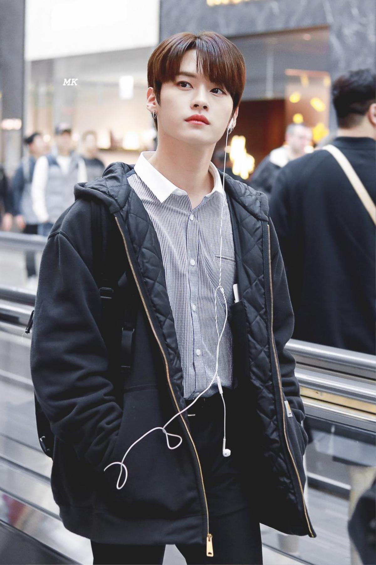 Thành viên Stray Kids bị thương khi tổng duyệt tại AAA 2019, liệu có thể tiếp tục biểu diễn? Ảnh 1