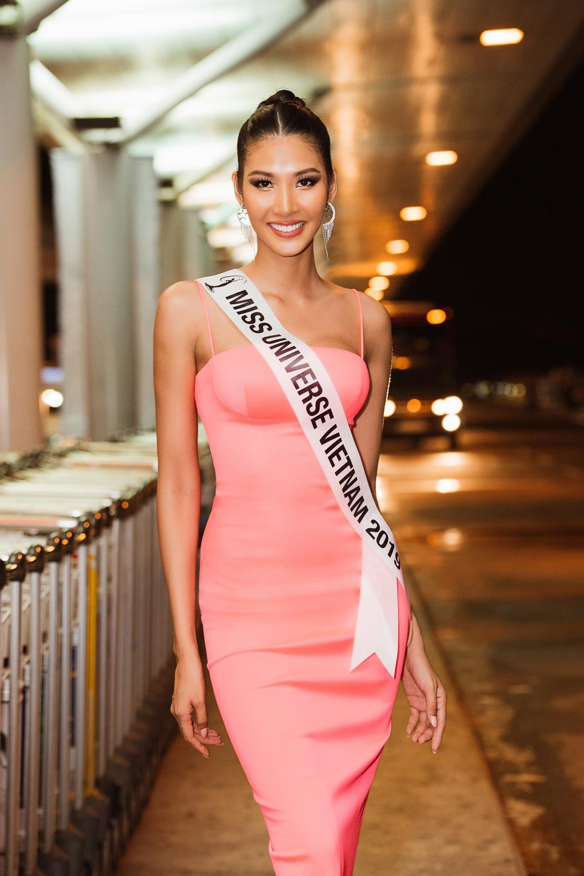 Minh Tú - Tường Linh - Kiều Loan chúc Hoàng Thùy 'làm nên cơm cháo' thắng Miss Universe 2019 Ảnh 1