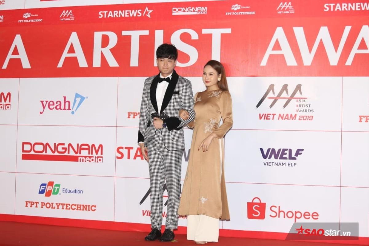 Dàn sao 'Về nhà đi con' cùng Park Min Young - Ji Chang Wook 'càn quét' thảm đỏ 'AAA 2019' Ảnh 2