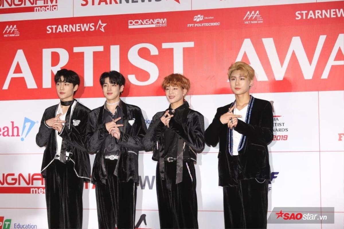 Thảm đỏ AAA 2019: Kang Daniel, Seventeen - Got7 và Nu'est thần thái ngút ngàn, fan hoang mang khi Super Junior không xuất hiện? Ảnh 24