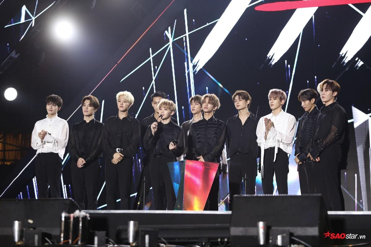 100 khoảnh khắc SEVENTEEN và GOT7 thắng giải Daesang tại 'AAA 2019' Ảnh 16