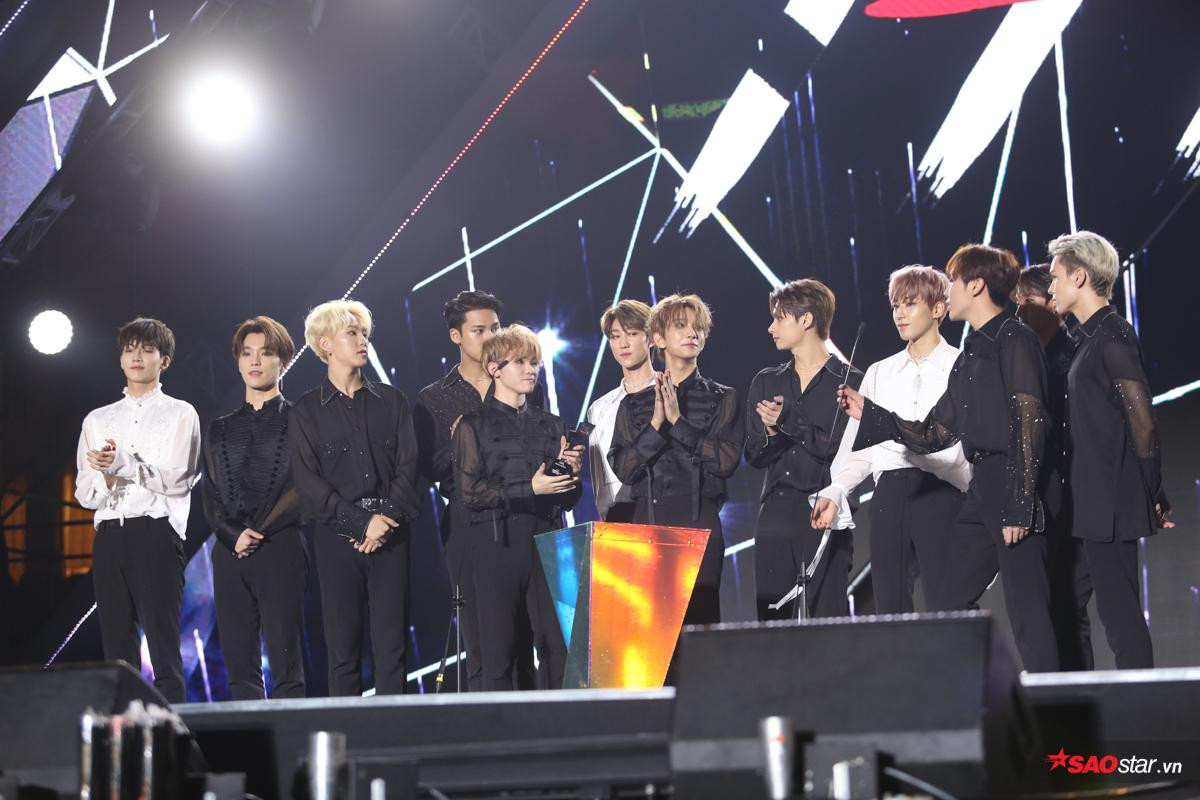 100 khoảnh khắc SEVENTEEN và GOT7 thắng giải Daesang tại 'AAA 2019' Ảnh 23