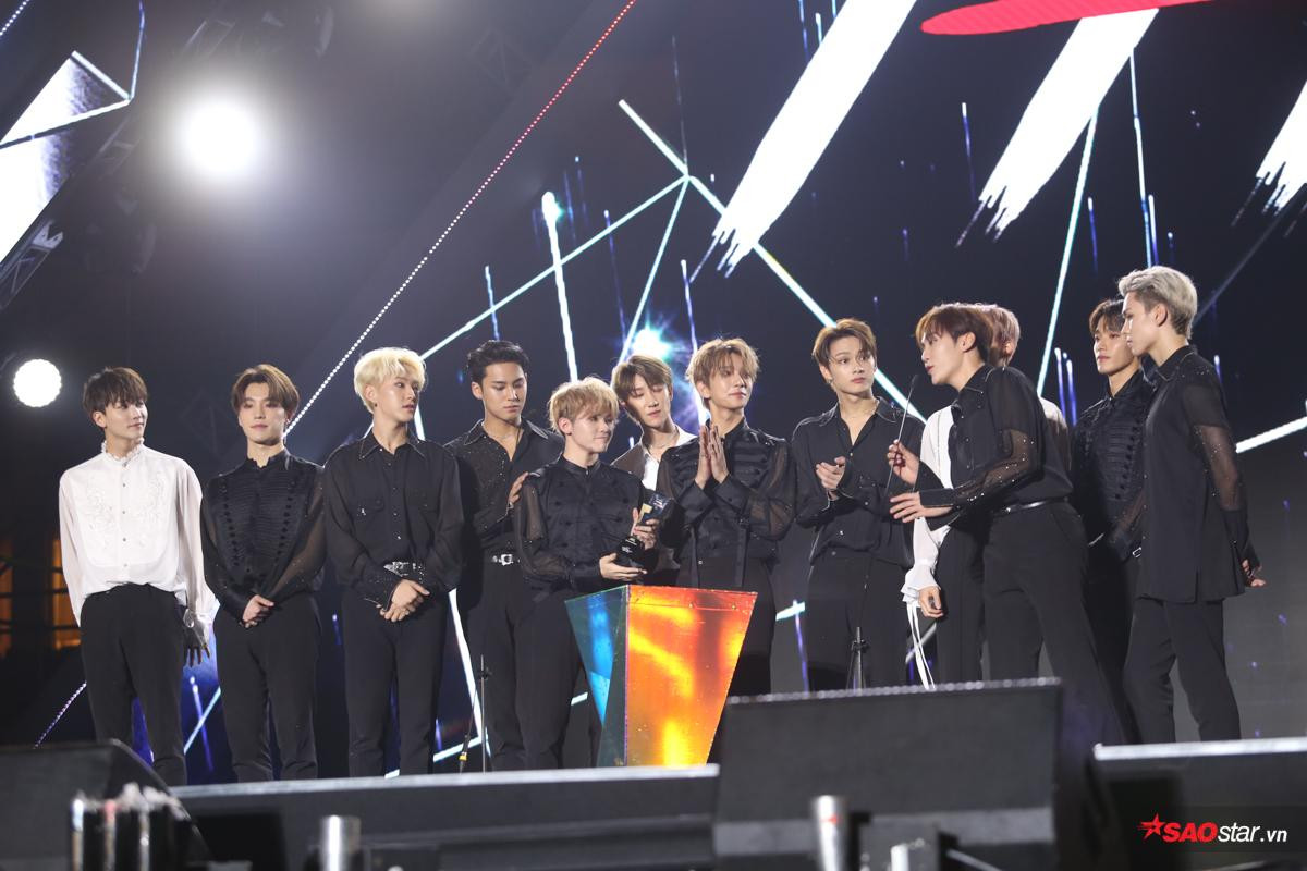 100 khoảnh khắc SEVENTEEN và GOT7 thắng giải Daesang tại 'AAA 2019' Ảnh 24